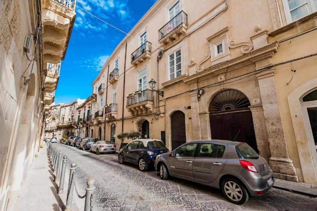 Dimora Delle Maestranze Apartment Syracuse Bagian luar foto